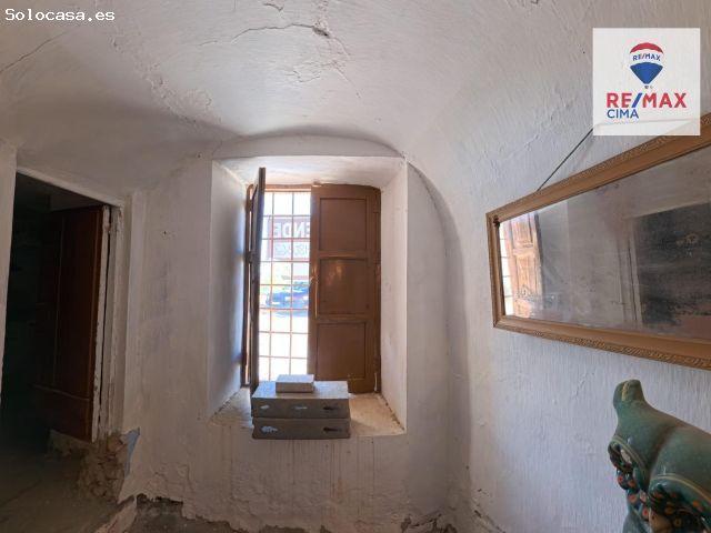 ? EXCLUSIVA FINCA CON CUEVA HABITABLE EN BENAMAUREL – GRANADA