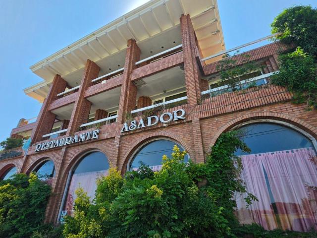 Exclusiva Finca con Residencia de Lujo y Hostelería en Sancibrián