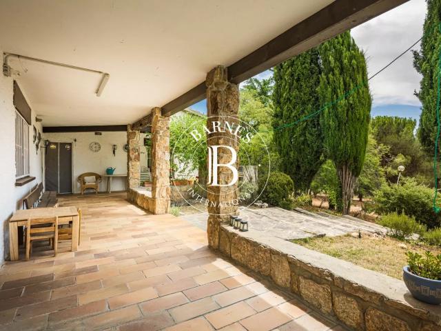 Exclusiva finca familiar de 4 hectáreas con vistas panorámicas y total privacidad a 40 minutos de Madrid