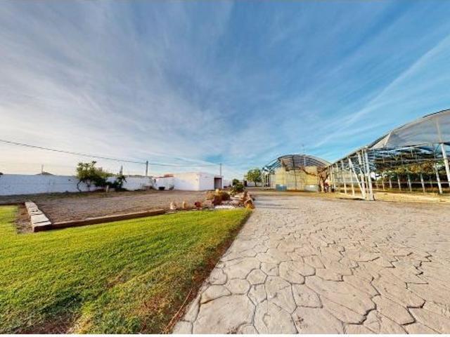 EXCLUSIVA FINCA RESIDENCIA de 2099m2 EN PINSEQUE. Vivienda REHABILITADA distribuida en seis dormitor
