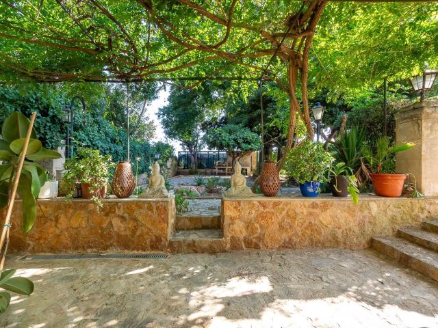 EXCLUSIVA FINCA RÚSTICA EN SECAR DE LA REAL: VIVIENDA CON PISCINA Y NAVE INDUSTRIAL