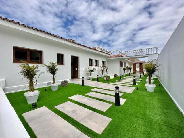 Exclusiva hacienda agrícola con varias edificaciones junto a. 1300m² Buenavista del Norte