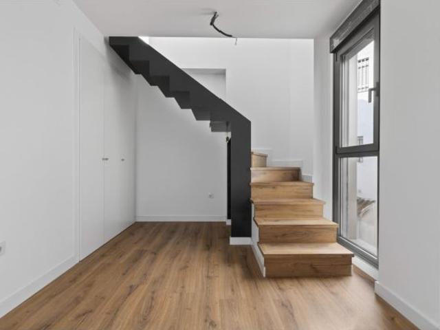 ✨ EXCLUSIVA OBRA NUEVA EN TRIANA – ÚLTIMO DUPLEX DISPONIBLE ✨