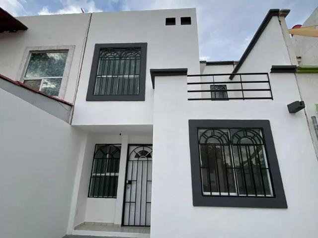 Exclusiva oferta de casa en venta en brisas de lago sobre avenida ideal para inversion o negocio