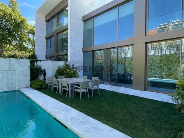 Exclusiva Moradia T3+1 de Luxo no Centro de Cascais | Condomínio Legacy