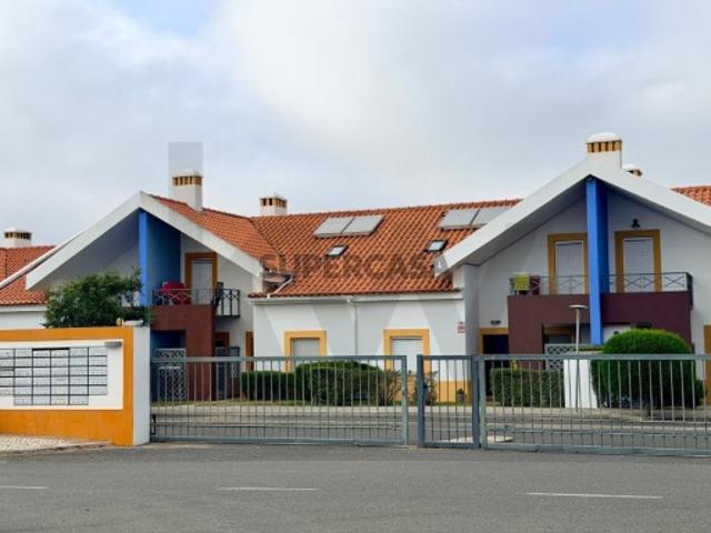 Exclusiva Moradia T4 em Condomínio com Piscina S. Francisco da Serra