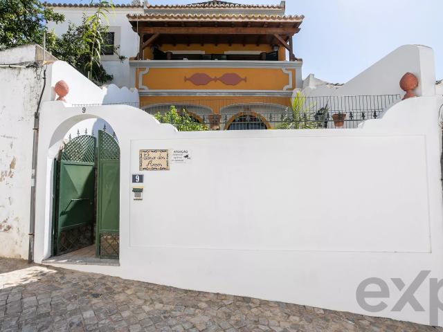Exclusiva Moradia T4 no Coração do Centro Histórico de Tavira