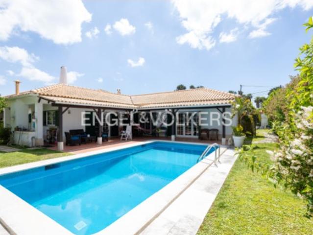 Exclusiva Moradia T5 Térrea com Jardim e Zona Wellness na Verdizela
