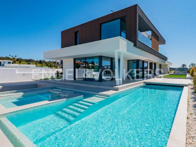 Exclusiva moradia de luxo perto dos Salgados em construção