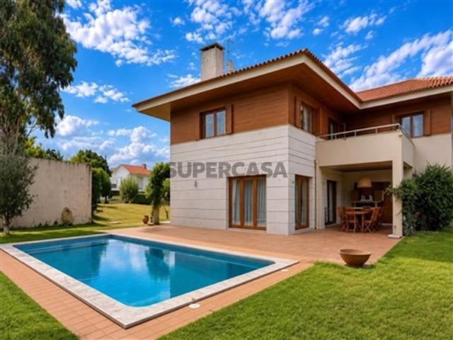 Exclusiva Moradia Independente T4 com Piscina e Lote Adicional | Seixas, Caminha