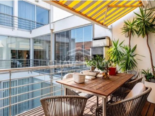 Exclusiva Moradia Multifamiliar com 399 m² em Matosinhos
