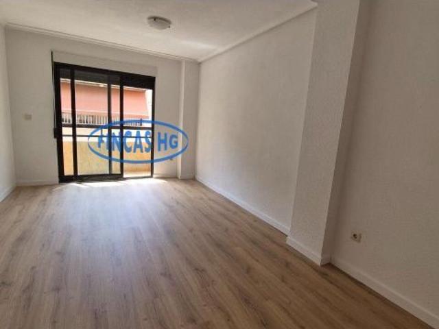 EXCLUSIVA. Seminuevo, piso soleado y exterior cerca del centro