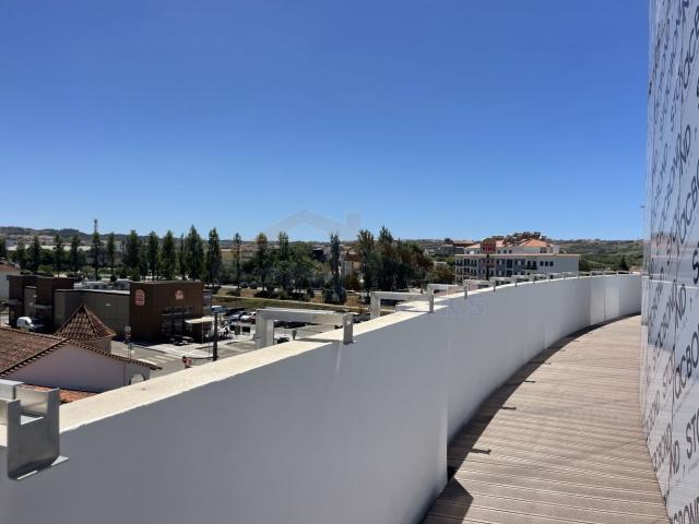 Exclusiva Penthouse Duplex T4 com Piscina Privada e Amplos T. 220m² da Lourinhã e Atalaia