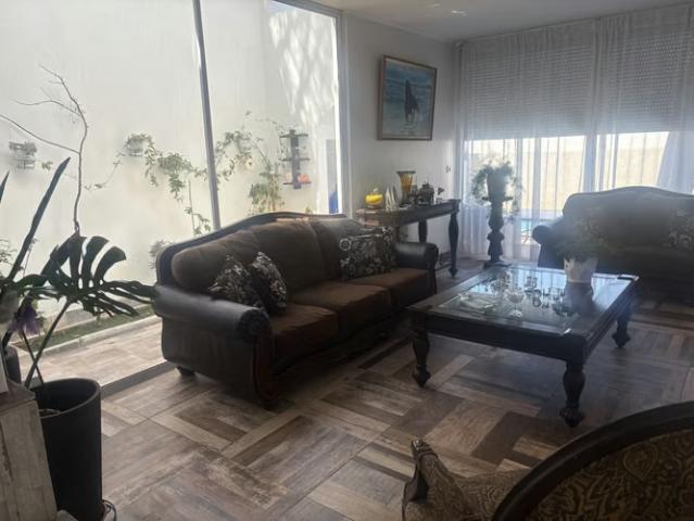 Exclusiva propiedad con vista privilegiada frente a la Playa Huayquique | 5 dormitorios por 11500.00 en Iquique