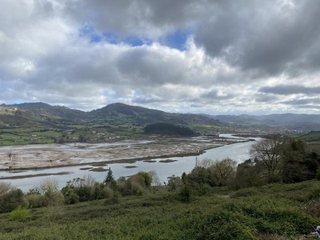 EXCLUSIVA PROPIEDAD CON VISTAS A LA RIA Y 70 HECTAREAS DE TERRENO