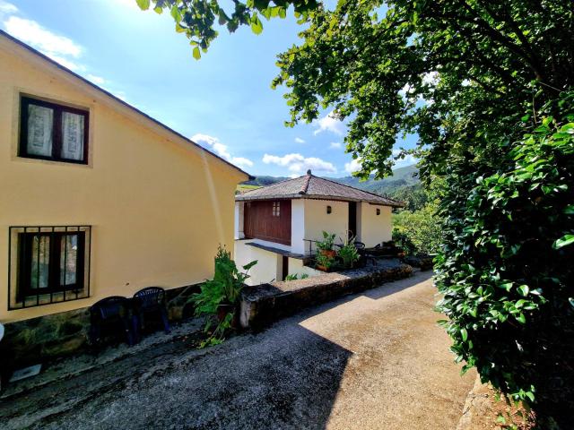 SE VENDE ENCANTADORA CASA EN EL IDILICO PUEBLO DE SANTIRSO DE ABRES