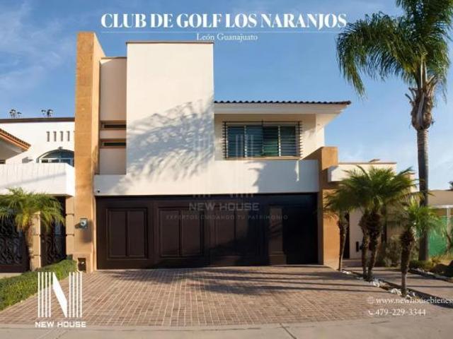 Exclusiva Residencia en Club de Golf Los Naranjos | Vista al Campo de Golf y acabados de lujo