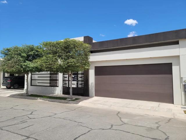 Exclusiva residencia en renta totalmente amueblada en Duara residencial!