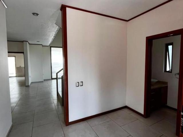 Exclusiva Residencia Familiar Frente a Parque | Casa Fuerte