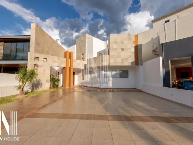 Exclusiva Residencia frente al Campo de Golf – Country Club Los Naranjos