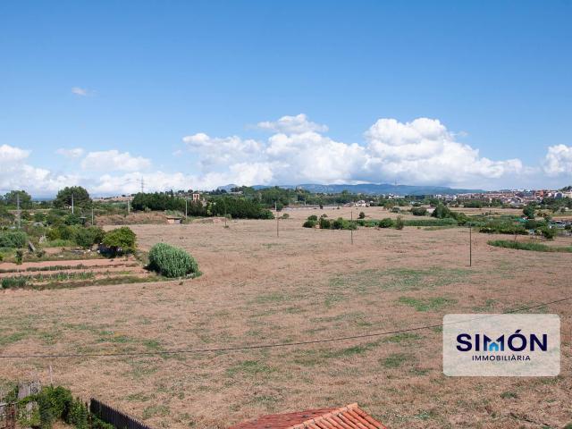¡Exclusiva TORRE en Manresa, tranquila, privada y excelentes vistas a Montserrat!