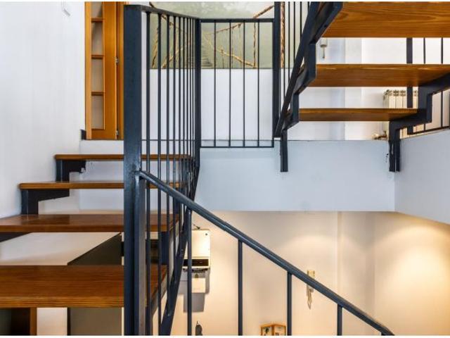 Exclusiva vivienda con ascensor, terrazas y espacios únicos en Gràcia
