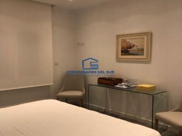 Exclusiva vivienda con piscina en Vistahermosa – Disponible en agosto