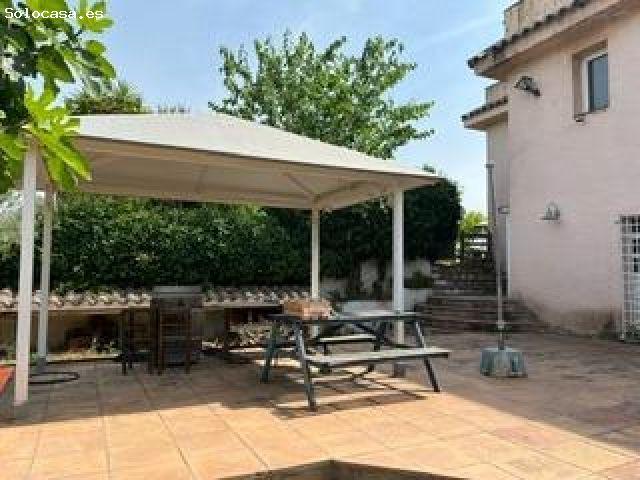 Exclusiva vivienda con piscina, vistas a la montaña de Montserrat y espacios únicos en Esparreguera