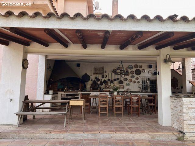 Exclusiva vivienda con piscina, vistas a la montaña de Montserrat y espacios únicos en Esparreguera