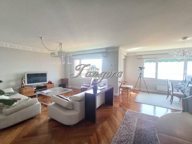 Exclusiva vivienda con vistas al mar en Usategi