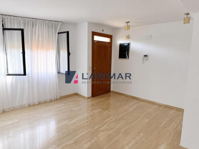 EXCLUSIVA VIVIENDA ADOSADA EN ALQUILER EN ZONA MIRIAM BLASCO | PLAYA DE SAN JUAN