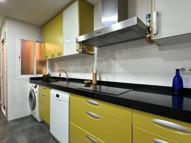 Exclusiva vivienda de 4 dormitorios con amplia plaza de garaje en pleno centro de Zaragoza