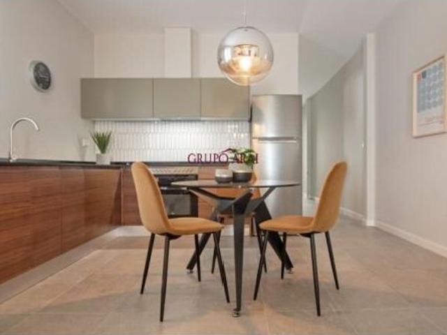 EXCLUSIVA VIVIENDA DE ESQUINA TOTALMENTE REFORMADA CON 179 m2, ALTILLO, TERRAZA Y ESPECTACULARES VIS