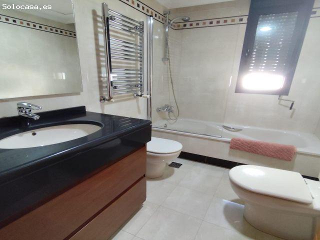 Exclusiva vivienda en alquiler en Vial Norte – Diseño, amplitud y vistas privilegiadas