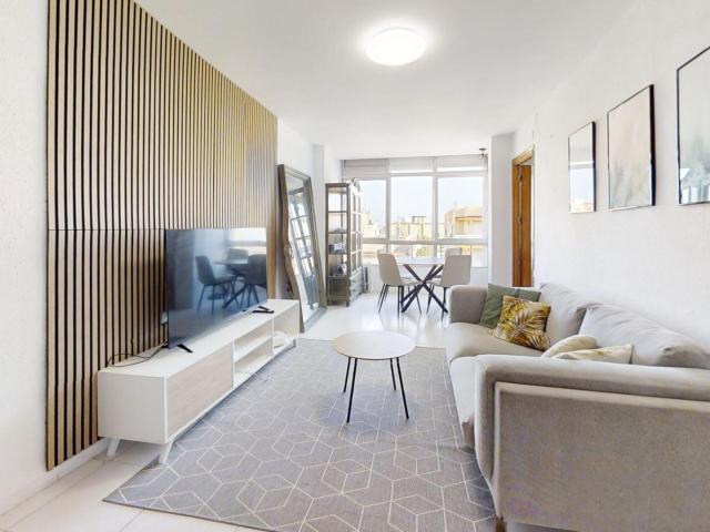 Exclusiva vivienda en última planta en Gamarra con vistas despejadas ORIENTACION SUR