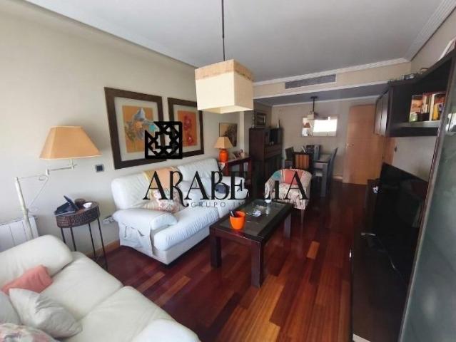 EXCLUSIVA VIVIENDA EN VIAL NORTE