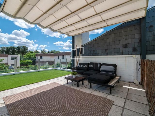 Dils Lucas Fox presenta esta exclusiva casa pareada en venta. 445m² Alcobendas y la Moraleja