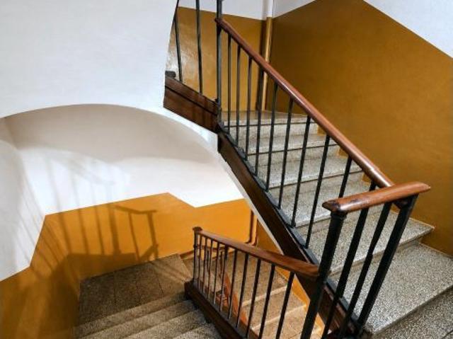 EXCLUSIVA VIVIENDA REFORMADA, CON PATIO DE 30M2, JUNTO AL LICEU