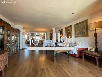 EXCLUSIVA VIVIENDA REFORMADA FRENTE AL MAR EN PRIMERA LÍNEA