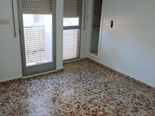 EXCLUSIVA VIVIENDA TOTALMENTE EXTERIOR FRENTE AL MERCADO CENTRAL DE ALMENARA