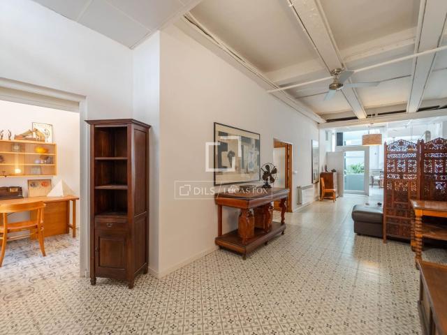 Exclusiva vivienda unifamiliar en venta en En Corts, dentro. 224m² Valencia