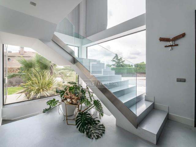 Dils Lucas Fox presenta esta exclusiva casa unifamiliar en v. 1203m² Alcobendas y la Moraleja
