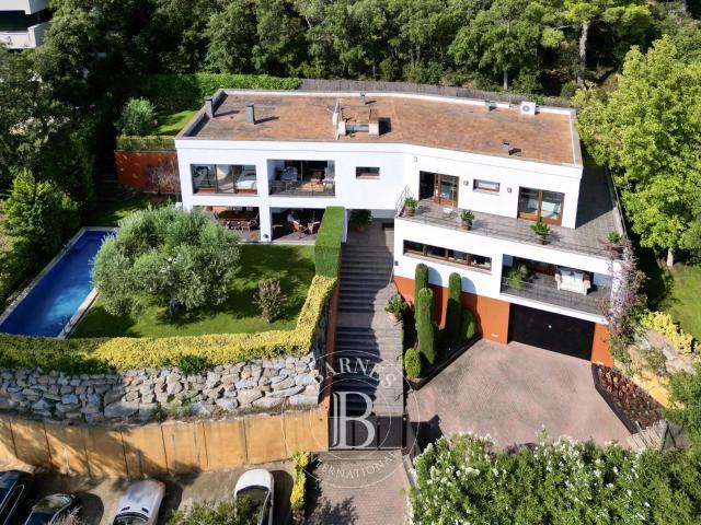 Exclusiva villa con impresionantes vistas al mar, a unos min. 736m² Calella de Palafrugell
