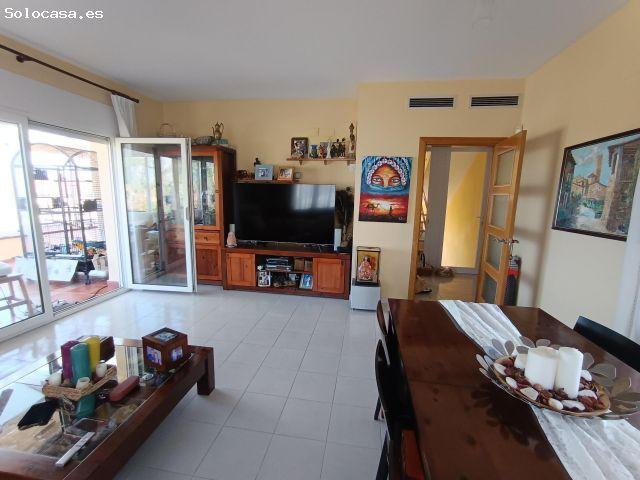 Exclusiva villa con piscina a un paso de la playa con vistas al mar