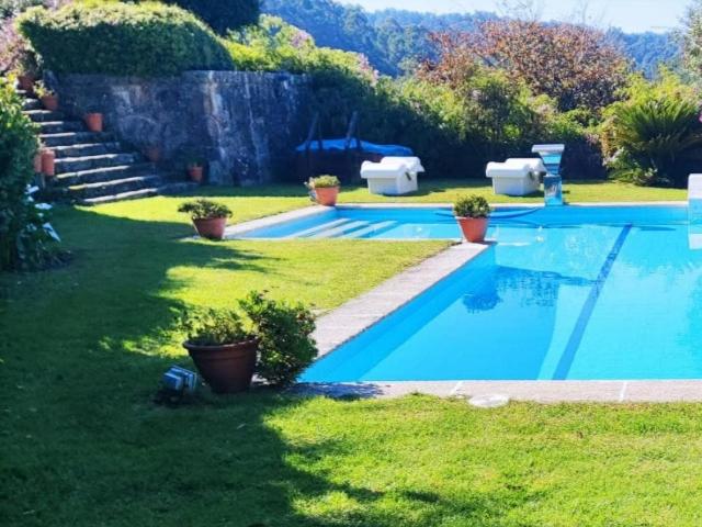 Exclusiva villa con piscina, jacuzzi y más de 3.000 m² de pa. 382m² Baiona