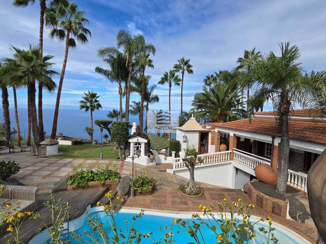 Exclusiva Villa Chalet con finca en la costa del norte Tenerife con impresionantes vistas