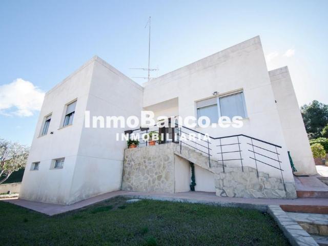 Exclusiva Villa / Chalet de 147 m2 en alquiler en Chiva, Comunidad Valenciana