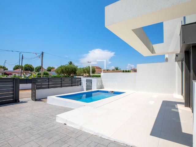 Exclusiva Villa / Chalet de 161 m2 en venta en Empuriabrava, Cataluña