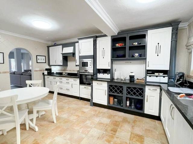 Exclusiva Villa / Chalet de 162 m2 en alquiler en Estepona, Andalucía