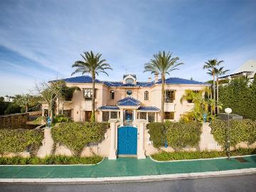 Exclusiva Villa / Chalet de 1727 m2 en venta en Nueva Andalucia, Andalucía